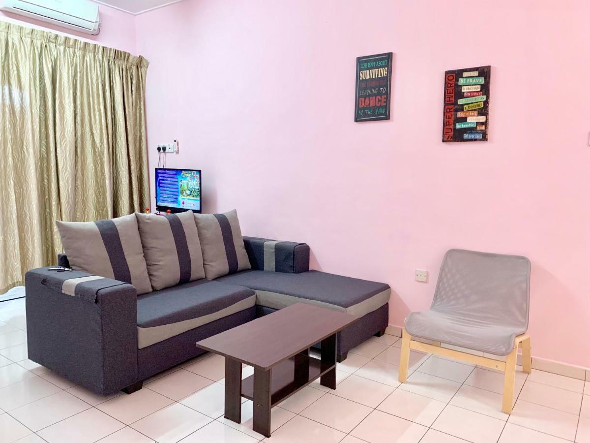 Sakura 2 Homestay Kampar Buitenkant foto