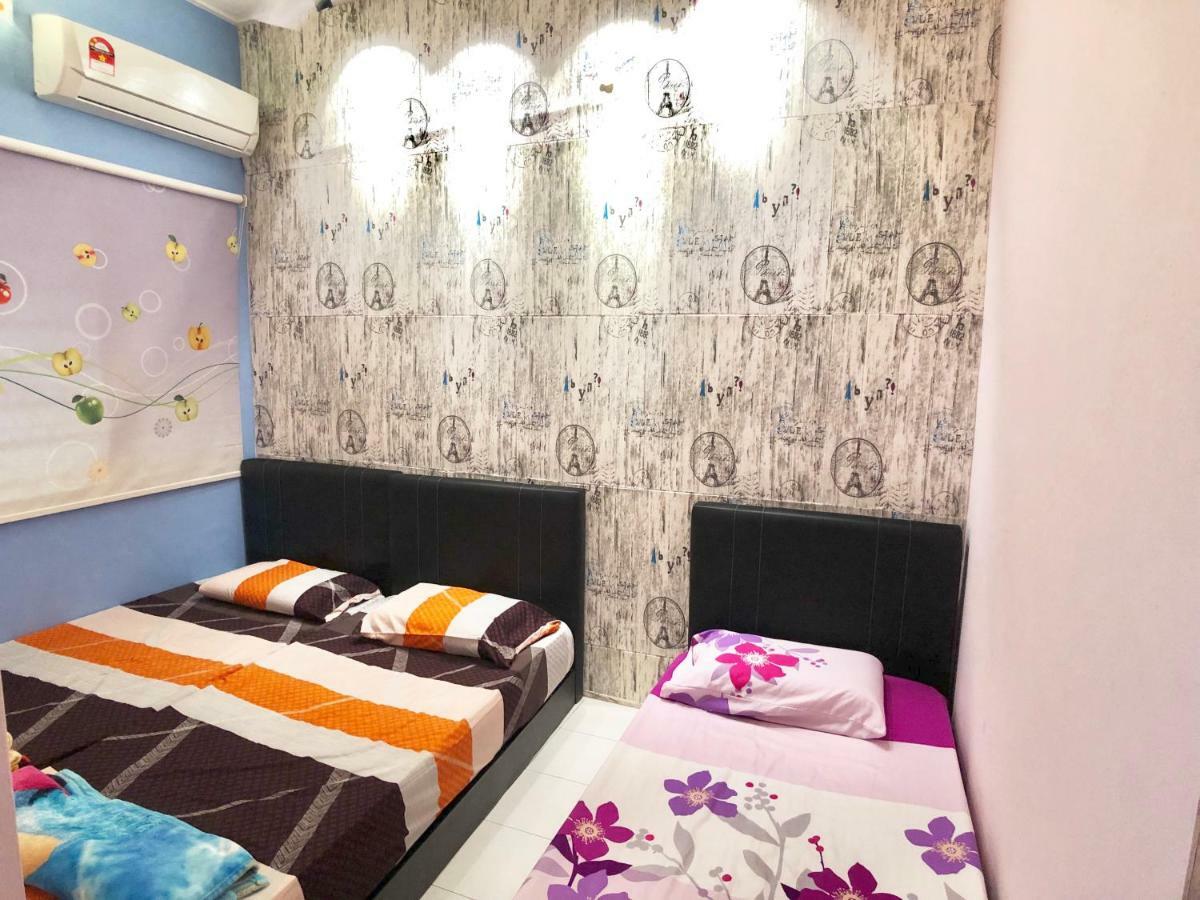 Sakura 2 Homestay Kampar Buitenkant foto