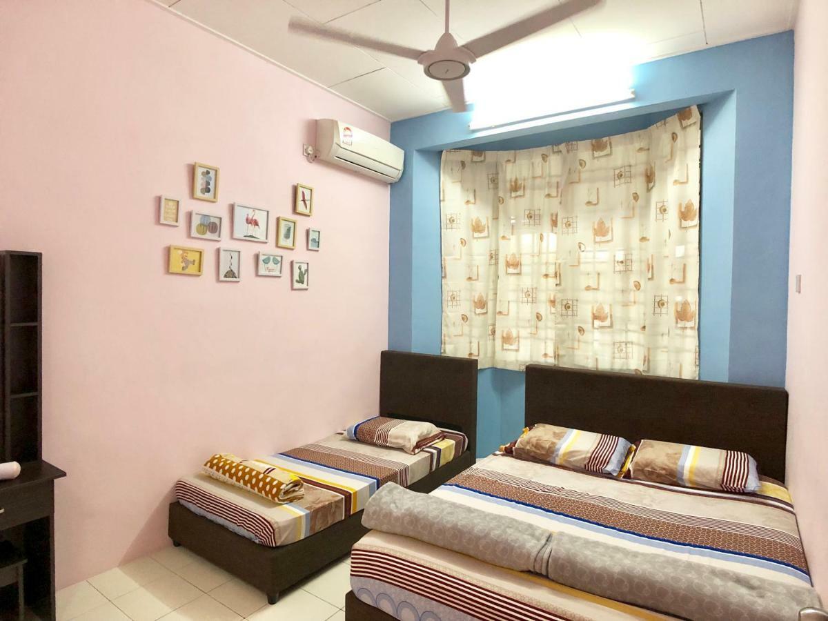Sakura 2 Homestay Kampar Buitenkant foto