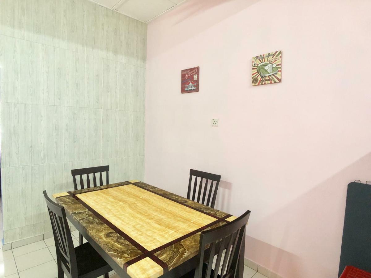 Sakura 2 Homestay Kampar Buitenkant foto